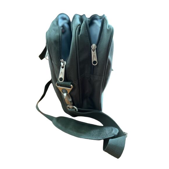 Delsey Laptop Computer Messenger Bag Army Green Tons of Storage - Picture 4 of 10